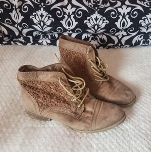 Brown Ankle Boots by Target》Women's 8.5